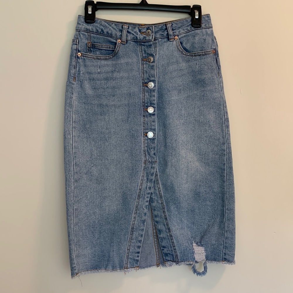 Wild fable midi denim skirt in size 00